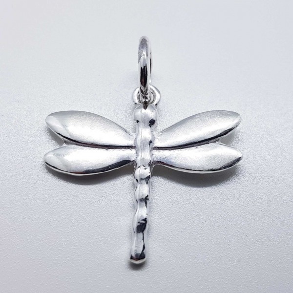 Colgante libélula de plata